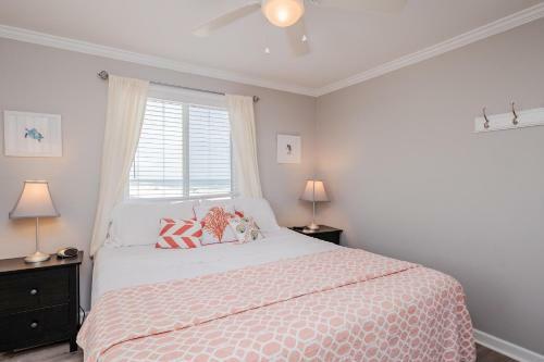 Just Beachy By Oak Island Accommodations