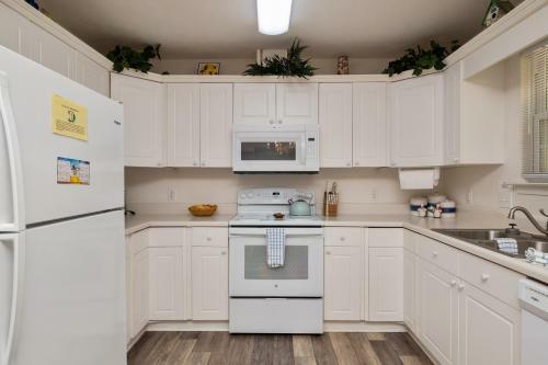 The Seashell By Oak Island Accommodations