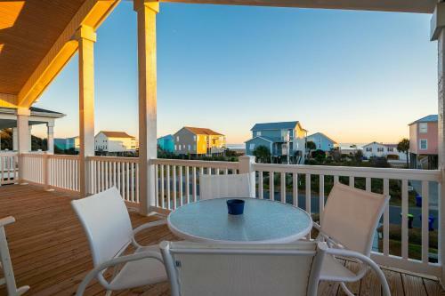 Long Call By Oak Island Accommodations