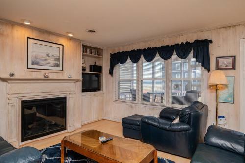 See The Sea By Oak Island Accommodations