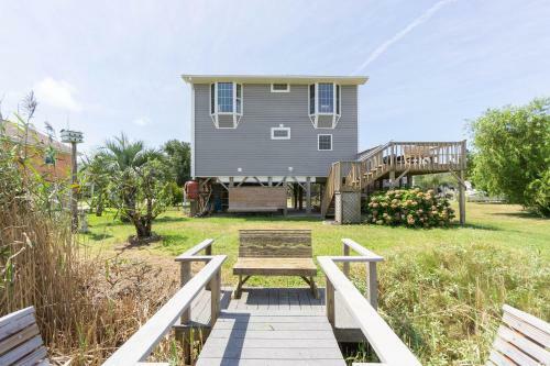 It Depends By Oak Island Accommodations