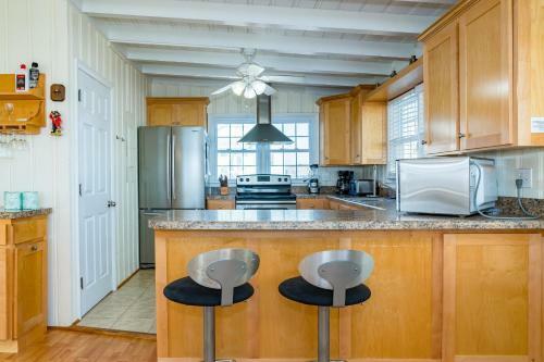 Smart Pelican By Oak Island Accommodations