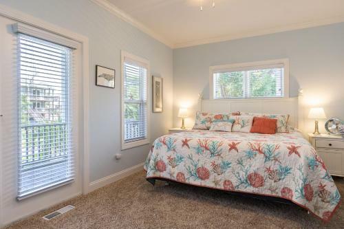 Southern Charm By Oak Island Accommodations