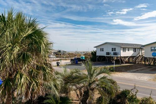 Statehouse By Oak Island Accommodations