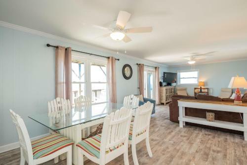 Spoiled Rotten By Oak Island Accommodations