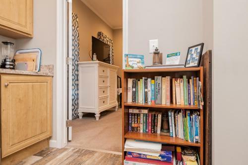 Lighthouse Lodge By Oak Island Accommodations