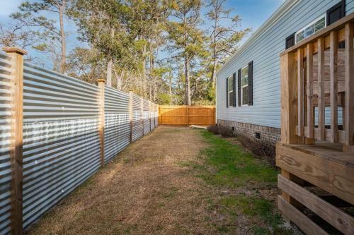 Lighthouse Lodge By Oak Island Accommodations