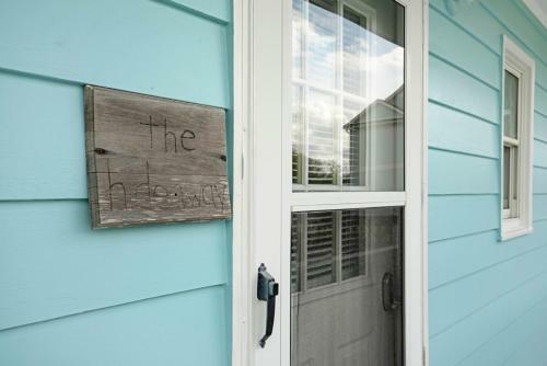 Apartamento The Hideaway By Oak Island Accommodations