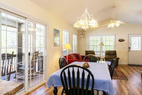 Island Delight By Oak Island Accommodations