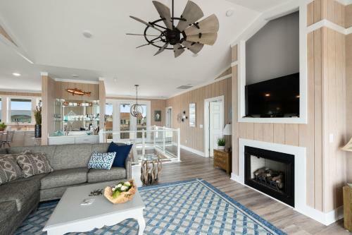 Kings Lynn Inn By Oak Island Accommodations