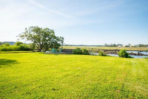 Dockside Paradise By Oak Island Accommodations