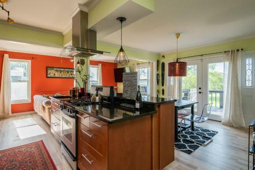 Dockside Paradise By Oak Island Accommodations