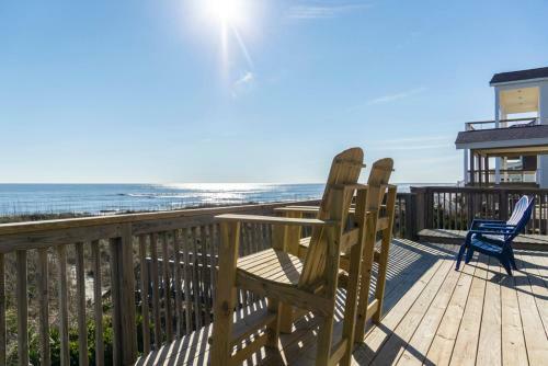 Sea And Stars By Oak Island Accommodations