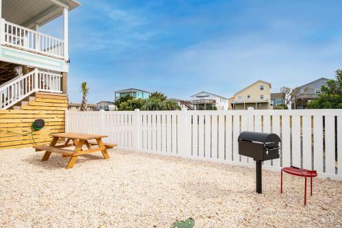 Glide Path By Oak Island Accommodations