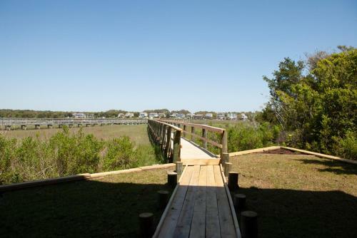 Fountains Folly By Oak Island Accommodations