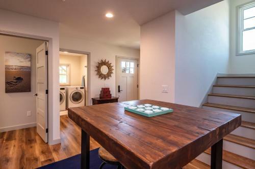 Farmhouse At Turtle Creek By Oak Island Accommodations