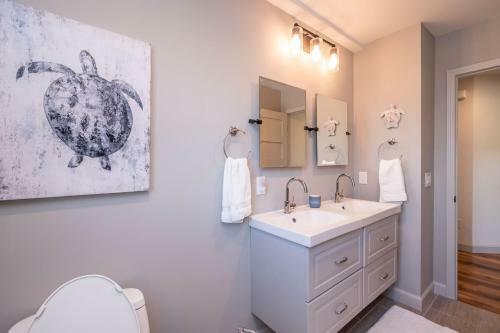 Farmhouse At Turtle Creek By Oak Island Accommodations