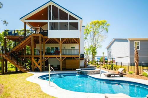 Farmhouse At Turtle Creek By Oak Island Accommodations