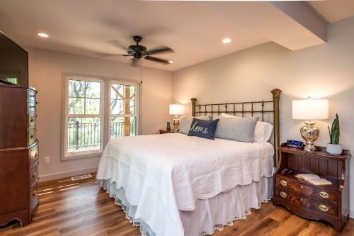 Farmhouse At Turtle Creek By Oak Island Accommodations