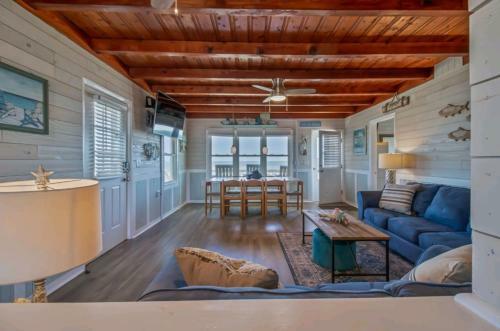 Dreamy Days By Oak Island Accommodations
