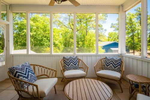Sea Haven By Oak Island Accommodations