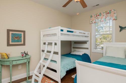 Parade Rest By Oak Island Accommodations