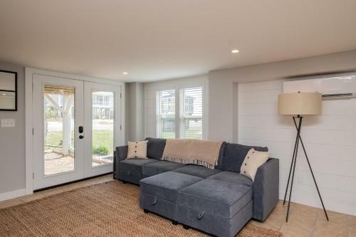 Sawyers Shore Shack By Oak Island Accommodations