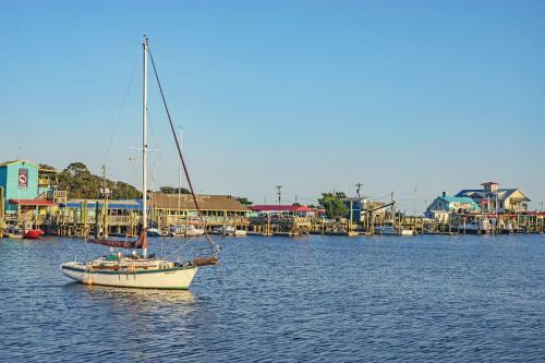 Sand Dollar Inn By Oak Island Accommodations