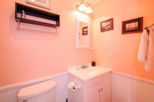 Paws Awhile By Oak Island Accommodations