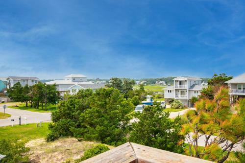 Paws Awhile By Oak Island Accommodations