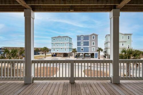 Pier Walker By Oak Island Accommodations
