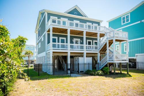 Pier Walker By Oak Island Accommodations