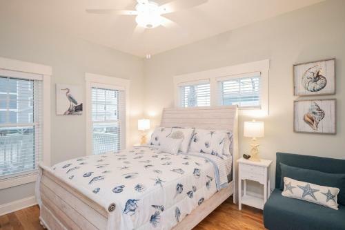 Pier Walker By Oak Island Accommodations