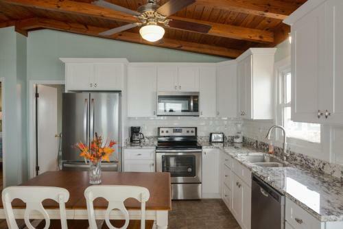 Salt Life By Oak Island Accommodations