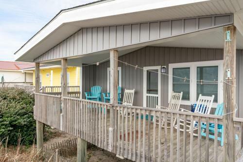 Salt Life By Oak Island Accommodations