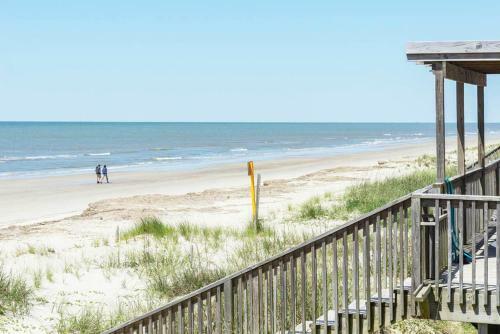 Salty But Sweet By Oak Island Accommodations