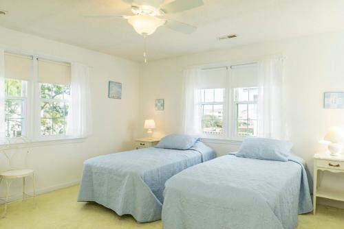 Red And Brown By Oak Island Accommodations
