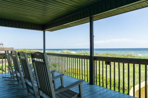 Dreamsicle By Oak Island Accommodations