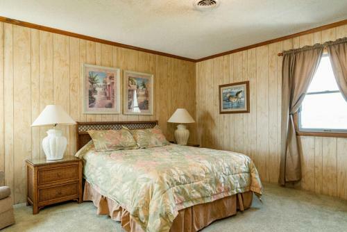 Paradise On Poles By Oak Island Accommodations
