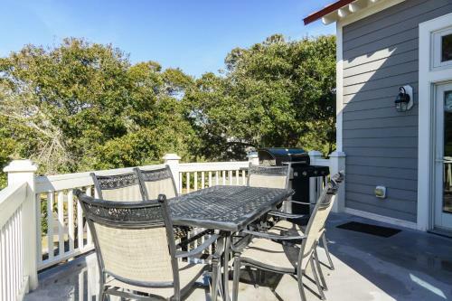 Rey Del Mar By Oak Island Accommodations