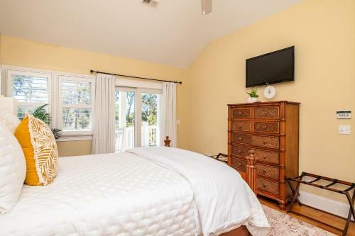 Rey Del Mar By Oak Island Accommodations