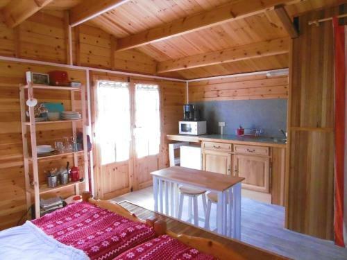 Charmant Chalet En Bois �quip� Confortablement