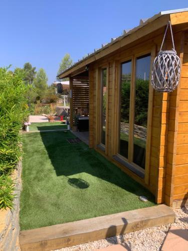 Hostal Chalet De Luxe Jacuzzi 3mn Circuit Castellet