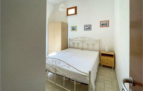 Awesome Home In Castro With 2 Bedrooms