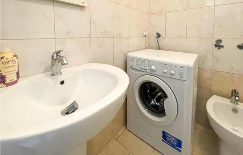 Awesome Home In Castro With 2 Bedrooms