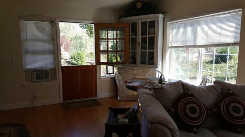 Cougar Canyon Cottage