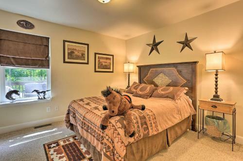 Spacious Lackawaxen Retreat With Shared Pool!