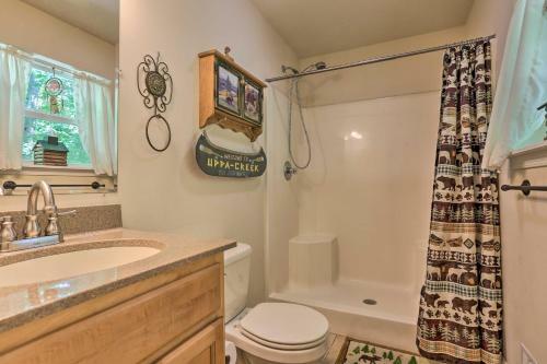 Spacious Lackawaxen Retreat With Shared Pool!
