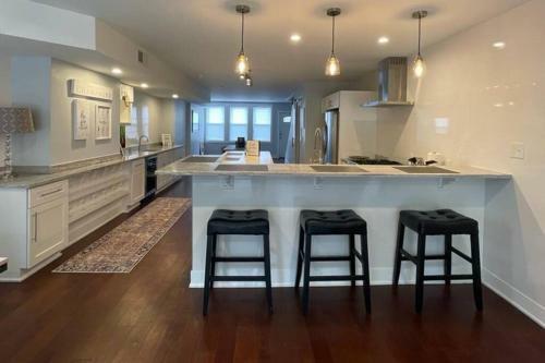 Key To The City - Luxe Villa