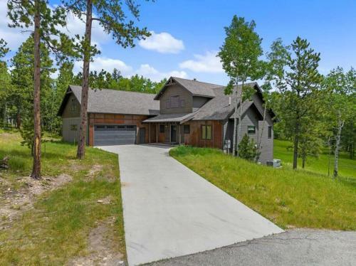 Sunrise Pines- Executive Suites & Private Baths